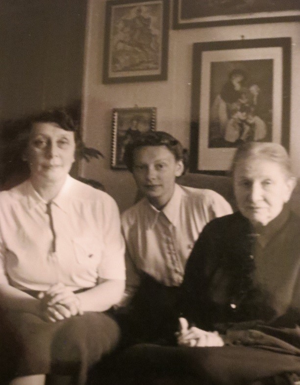 Aniela Slawska z mama i babcia